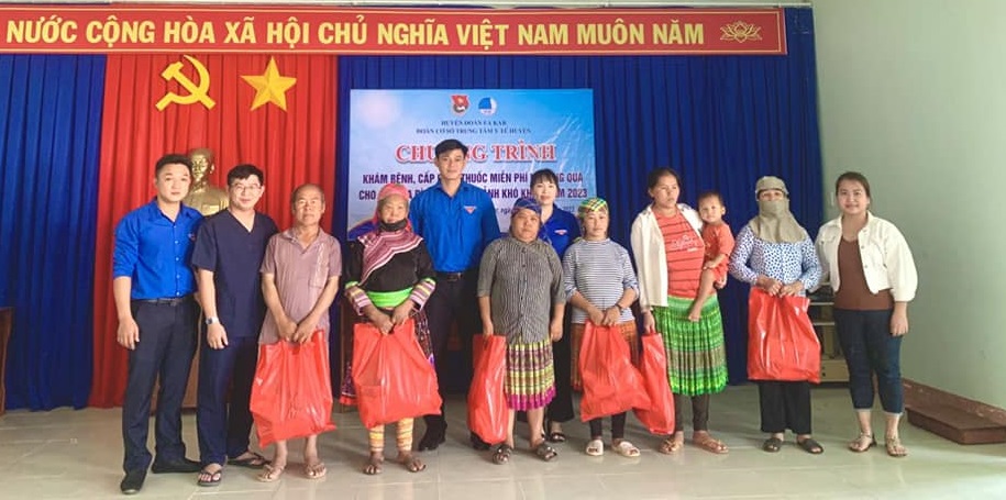 Tặng quà tđc 1